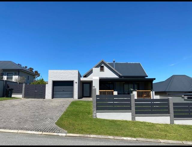 3 BEDROOM HOUSE FOR SALE IN BLUE MOUNTAIN VILLAGE